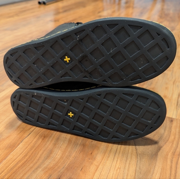 Dr. Marten Shoreditch Black Greasy Leather Size 6 Women's Boot Sneaker VGUC - Picture 9 of 11